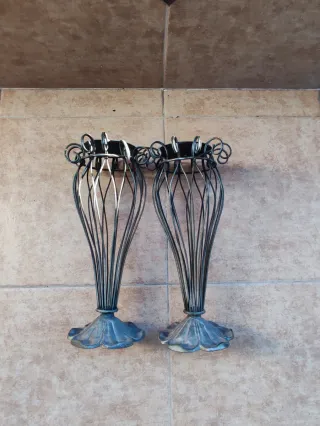 Candelabros de metal