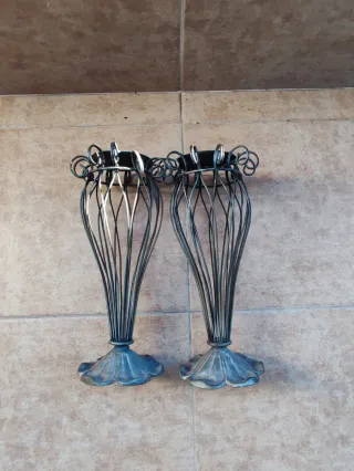 Candelabros de metal