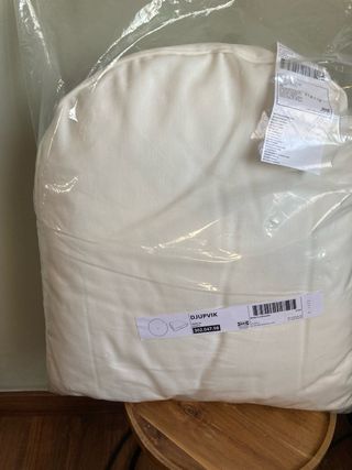 Cojín DJUPVIK a estrenar Ikea