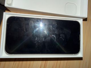 iPhone 13 Blanco + 2 fundas
