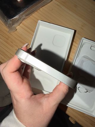 iPhone 13 Blanco + 2 fundas