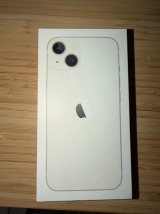 iPhone 13 Blanco + 2 fundas
