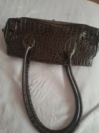 Bolso marrón efecto piel cocodrilo