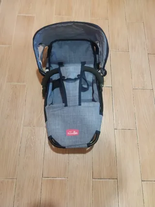 Cochecito de muñecas azul