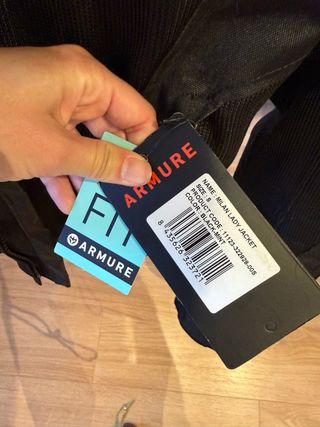 Chaqueta Armure Negra con protector de espalda