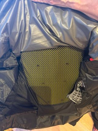 Chaqueta Armure Negra con protector de espalda