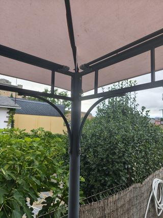 Cenador de jardín (falta tela superior)