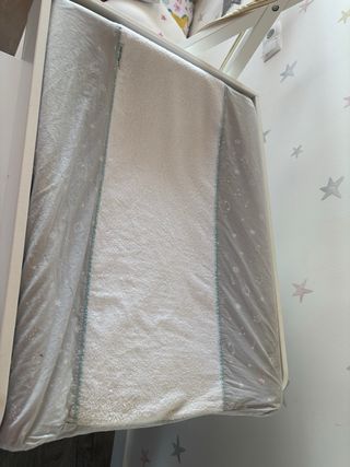Mueble cambiador bebé madera y blanco