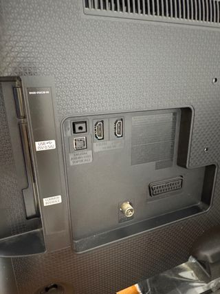 Televisión Samsung pequeña negra 15 pulgadas