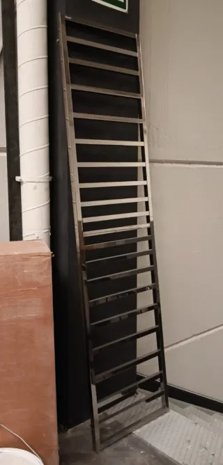 Radiador Toallero Metálico Plateado IRSAP