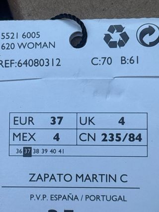 Zapatos de tacón rojos