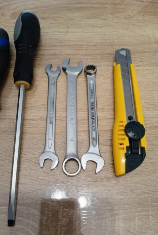 Lote Herramientas: Llaves, Destornilladores, Cutte