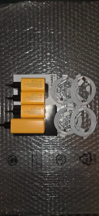 Lotto 4 Caricatori Multiporta + 4 Cavi USB-C