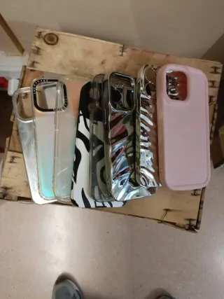 8 custodie per iPhone 14 Pro Max