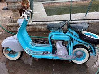 Lambretta LD con sidecar azul y gris