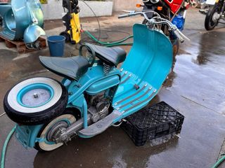 Lambretta LD con sidecar azul y gris