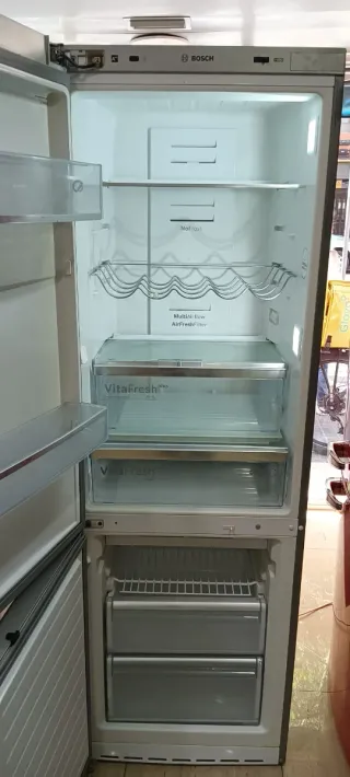 NEVERA COMBI BOSCH NO FROST ENERGÍA A+ 185 X 60 cm