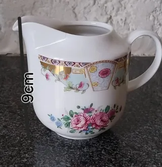Leiteira de Porcelana com Flores