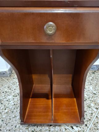 Mesita auxiliar madera antigua