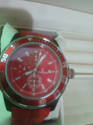 Reloj Kronos Rojo y Plateado 48mm.