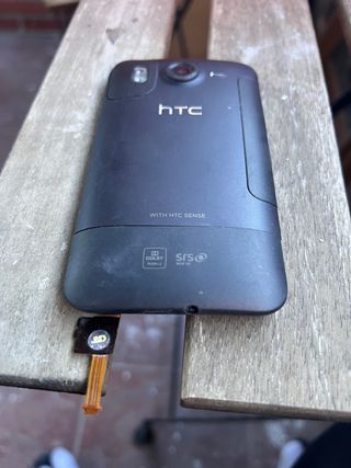 Movil HTC Negro. Para piezas o terminar de montar