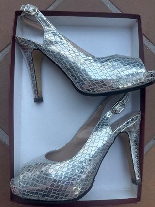 Zapatos MADO plateados