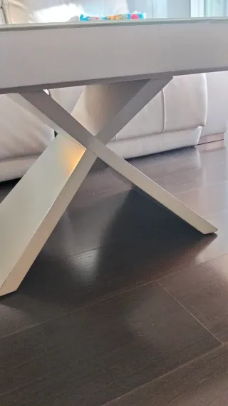 Mesa baja cristal y madera moderna