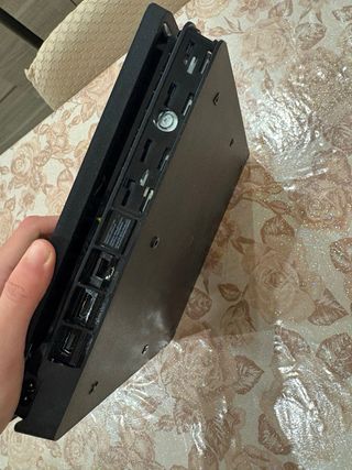 PS4 Slim Sony Nera