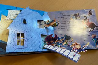 La nit dels pirates. Llibre en català XL