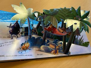 La nit dels pirates. Llibre en català XL