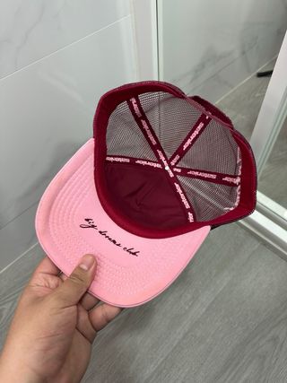 Gorra Satenier Trucker Rosa y Morado
