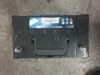 Batería Exide 12V 80Ah 780A Positivo Derecha.