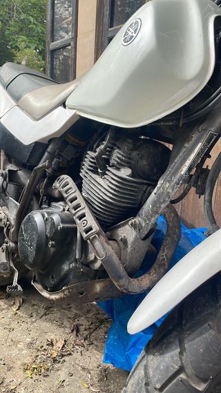 Yamaha TW200 Blanca