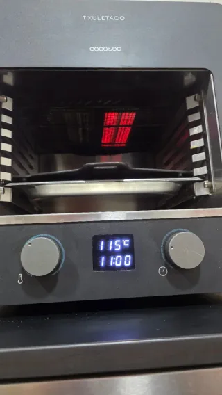 Horno Cecotec Txuletaco 8000 Inferno medio dañado
