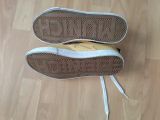 Zapatillas Munich Amarillas usadas una vez