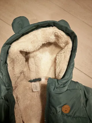 Saco de bebé con capucha y forro polar