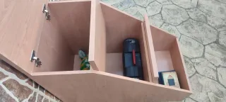 Escalera, estantería almacenamiento.