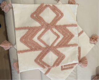 Edredón Cama 150 + 2 Fundas Cojín Rosa y blanco