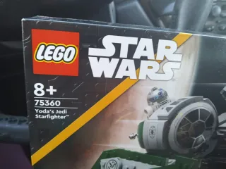 LEGO Star Wars 75360 Yoda's Jedi Starfighter