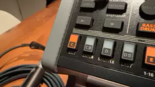 Soporte Doble Roland Aira