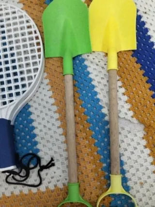 Set de playa: 2 raquetas y 2 palas