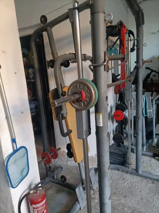 Máquina de gimnasio multifunción