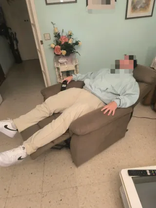 Sillón reclinable eléctrico beige