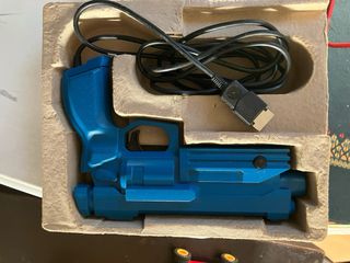 Consola Sega Saturn + Volante + Pistola + juegos