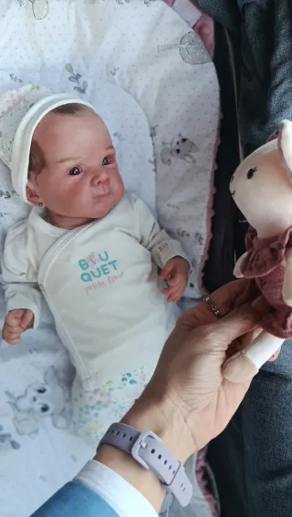 Preciosa bebé reborn