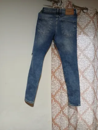 Vaqueros desgastados azules