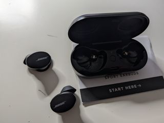 Bose Sport Auricular derecho + estuche carga