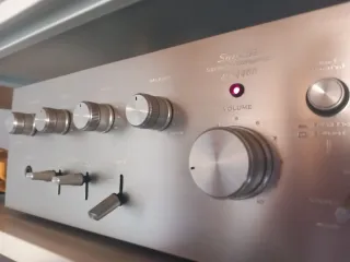 Sansui AU-4400 Amplificador Estéreo Plata