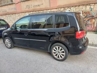 Volkswagen Touran 2011
