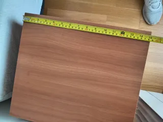 Mesita de noche de madera